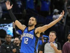 乐鱼官网-魔术强势凯尔特人B队，布克完成帽子戏法的简单介绍