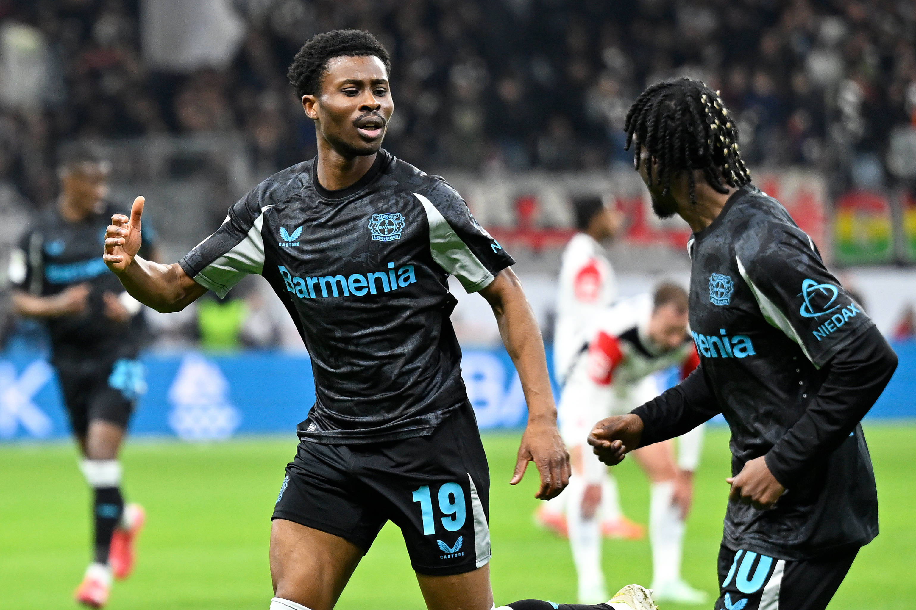 乐鱼体育网站入口-法兰克福客场取胜纽伦堡，保持欧联杯席位