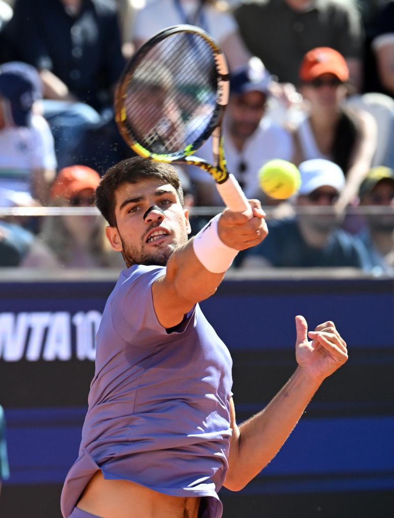 乐鱼官网-世界网球队鏖战西班牙网球队，阿尔卡拉斯爆发神勇的简单介绍