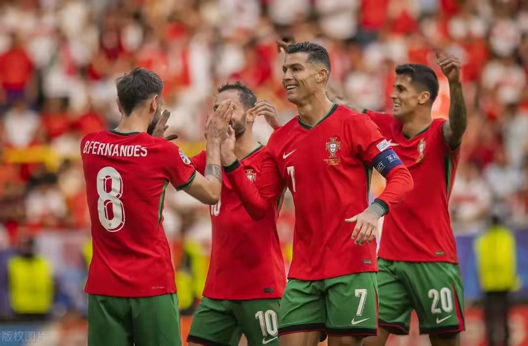 乐鱼 vip 注册-西班牙翻盘波兰，C罗送出助攻的简单介绍