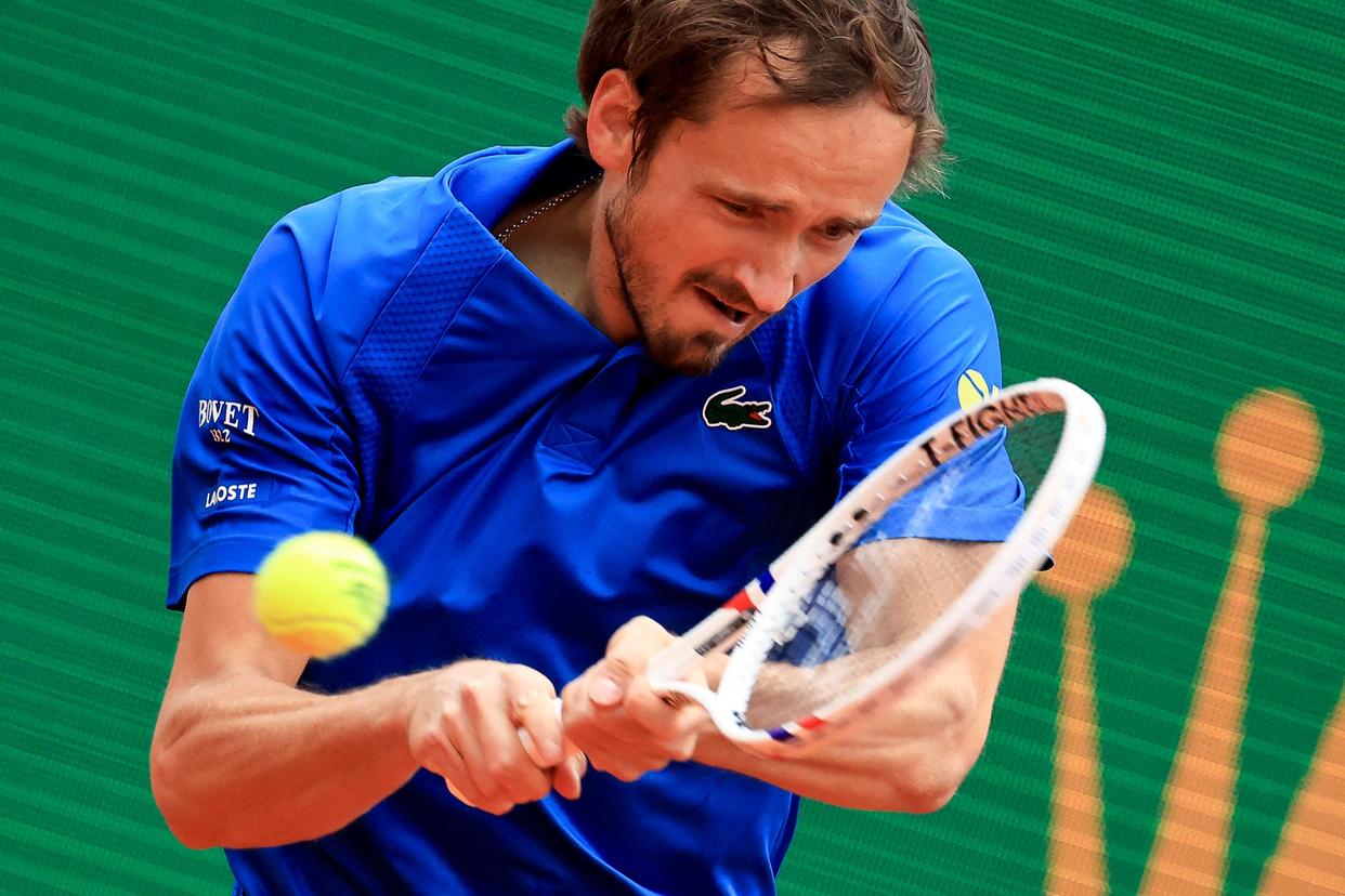 乐鱼-包含法国网球队轻取美国网球队，梅德韦杰夫绝境逆转的词条