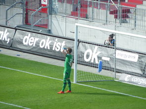 乐鱼-马德里竞技轻取塞维利亚,德容完成帽子戏法,展现超凡实力